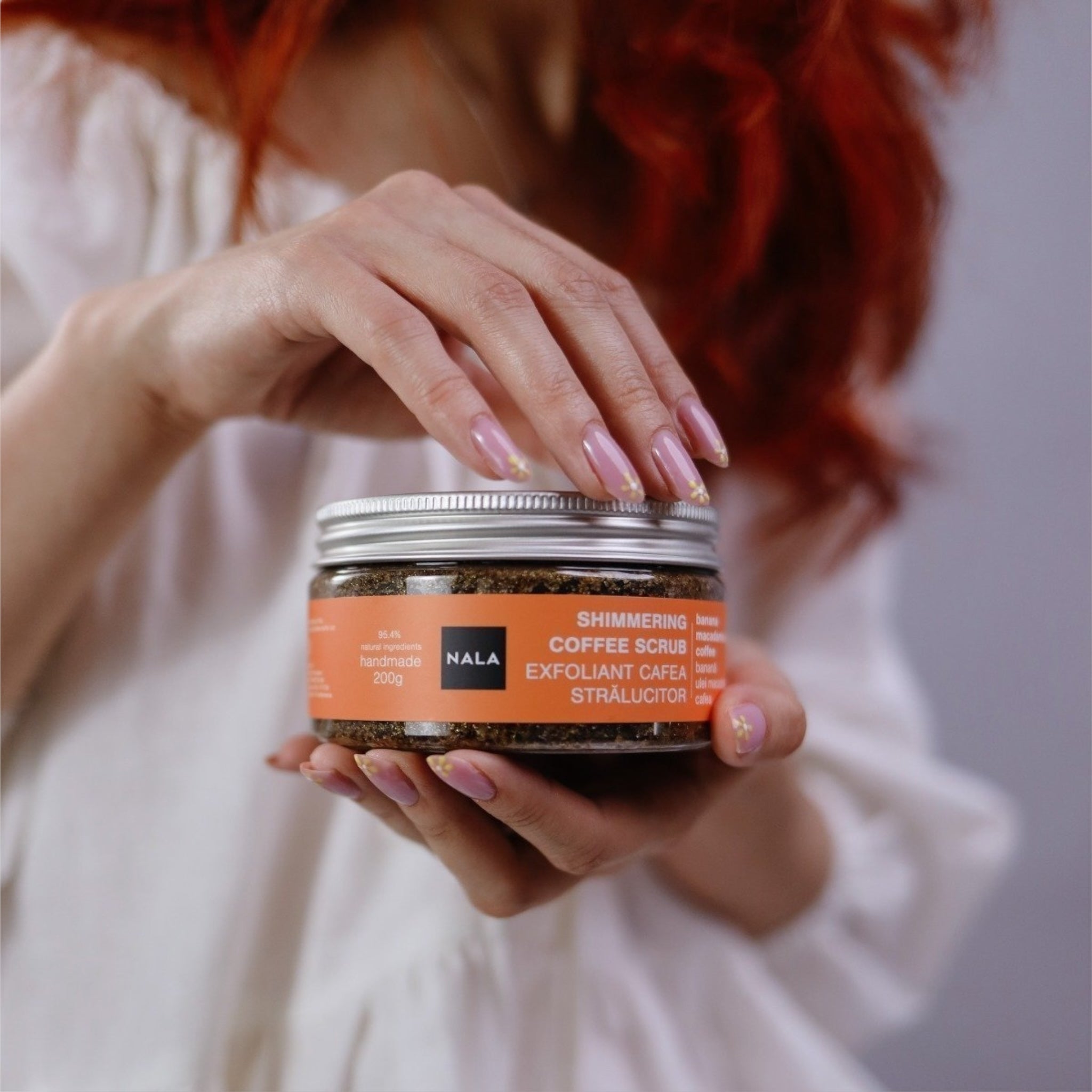 Exfoliante de café resplandeciente - Plátano y aceite de macadamia